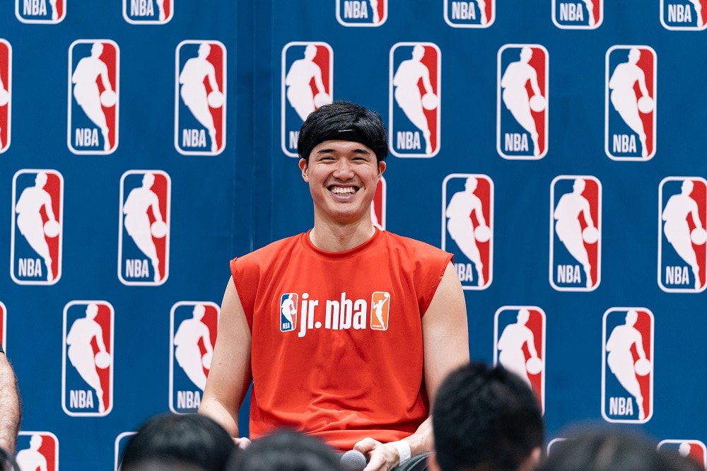 NBAプレーヤー渡邊雄太選手が中学生年代と交流！「努力の大切さ」を伝え、W杯での躍進を誓う!!