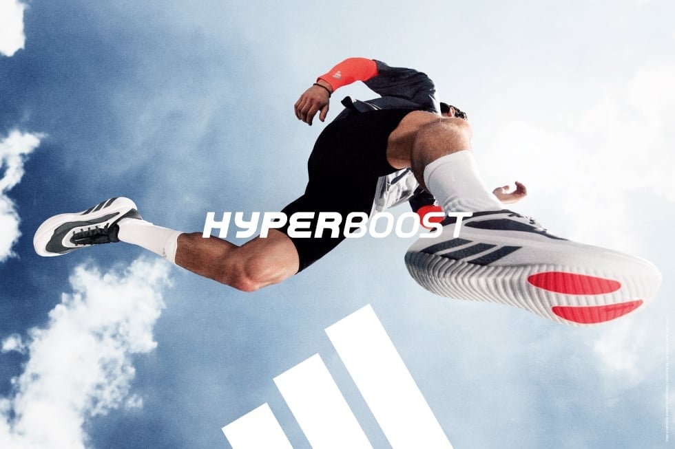 アディダスHYPERBOOST