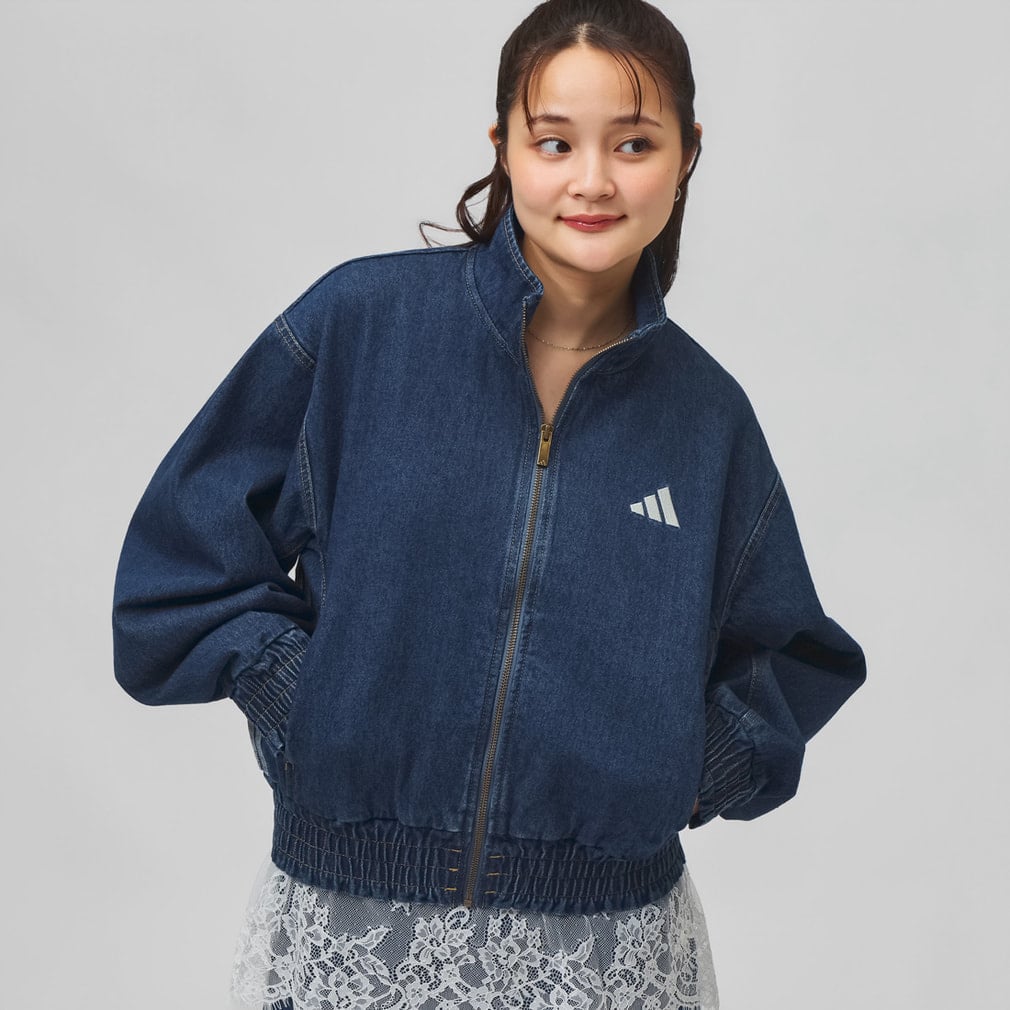 スタジアム ウォッシュ デニム ルーズ フィット ジャケット adidas (アディダス) ダークブルー