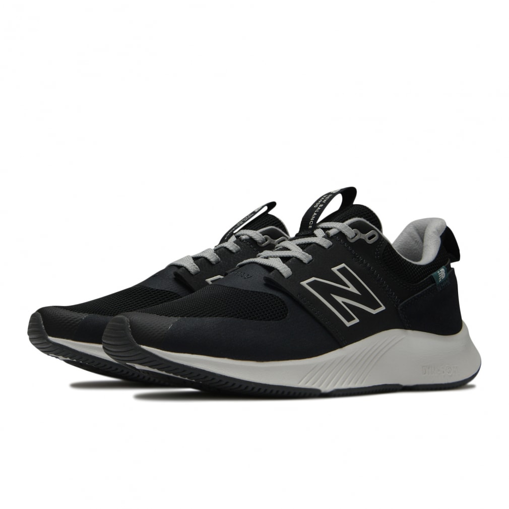 ニューバランス DynaSoft 900 v1 UA900 EB1 2E スニーカー ： ブラック×ホワイト New Balance