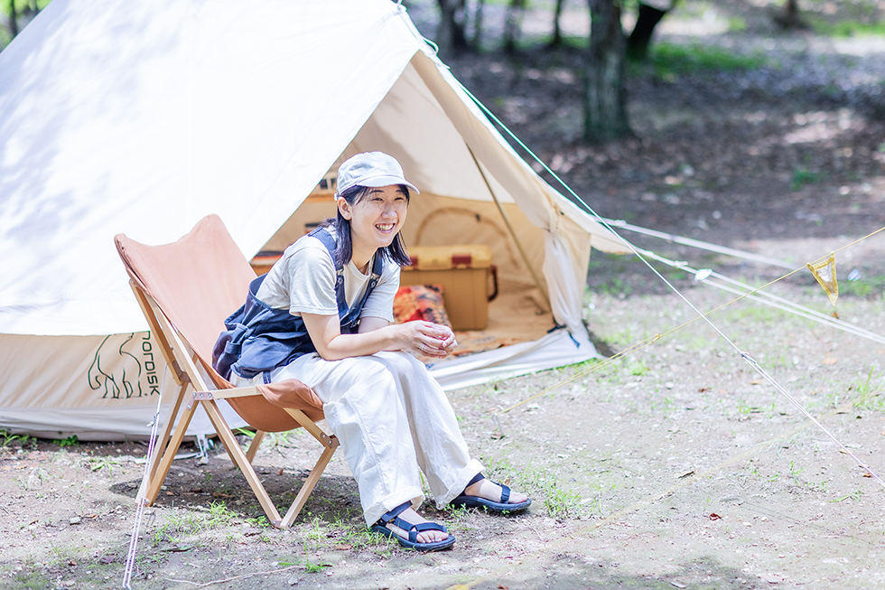 包み込まれるようなチェアと、 お気に入りのアイテムたちで、大好きな ...